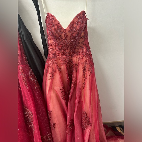 Gorgeous red strapless ballgown dress (Corset back; fits size S-L/4-12) - Picture 5 of 5